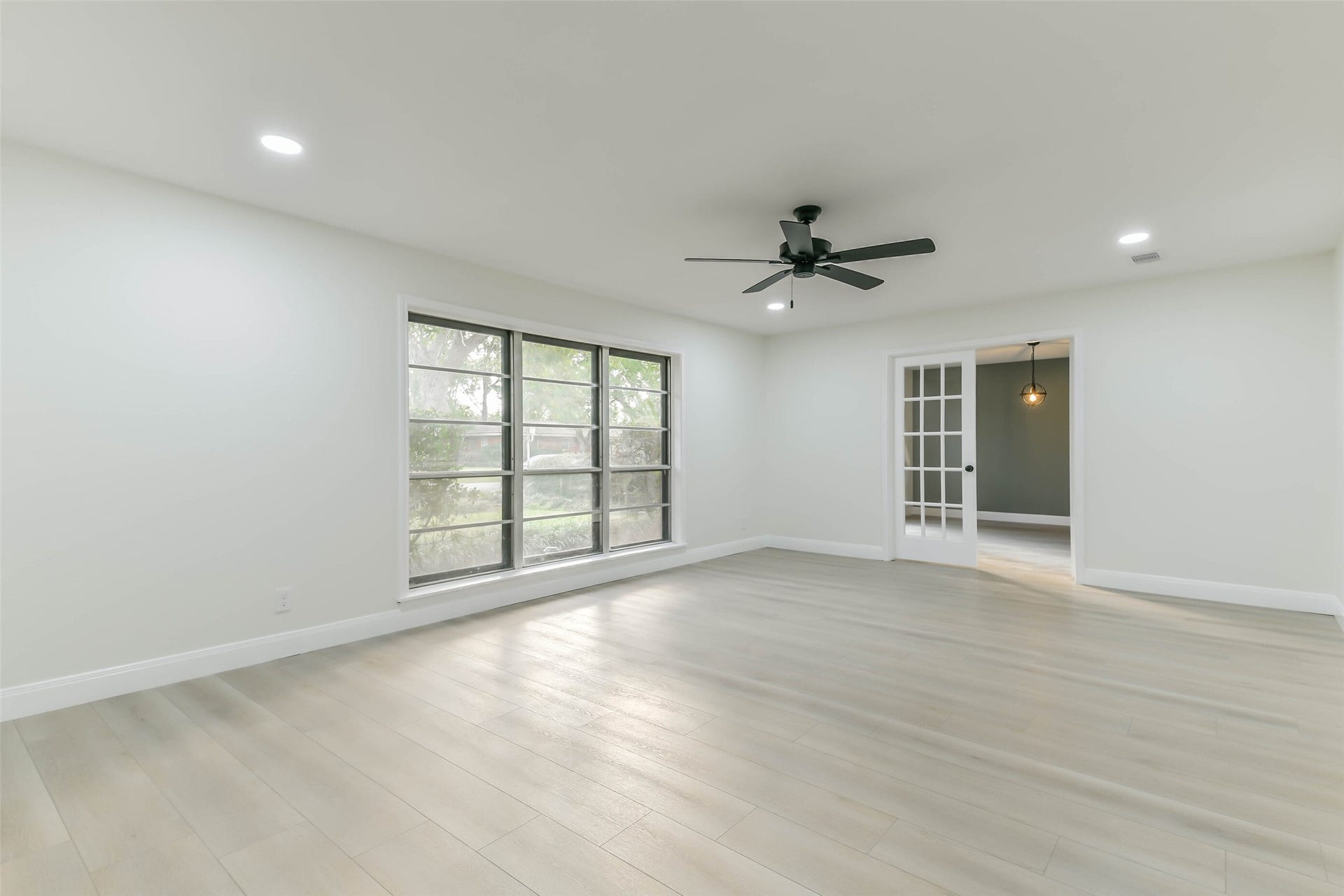8102 Dellanera Drive, Hitchcock, TX 77563 Huge Bonus, Extra Living Space, Game Room plenty of room for a pool table and other games!