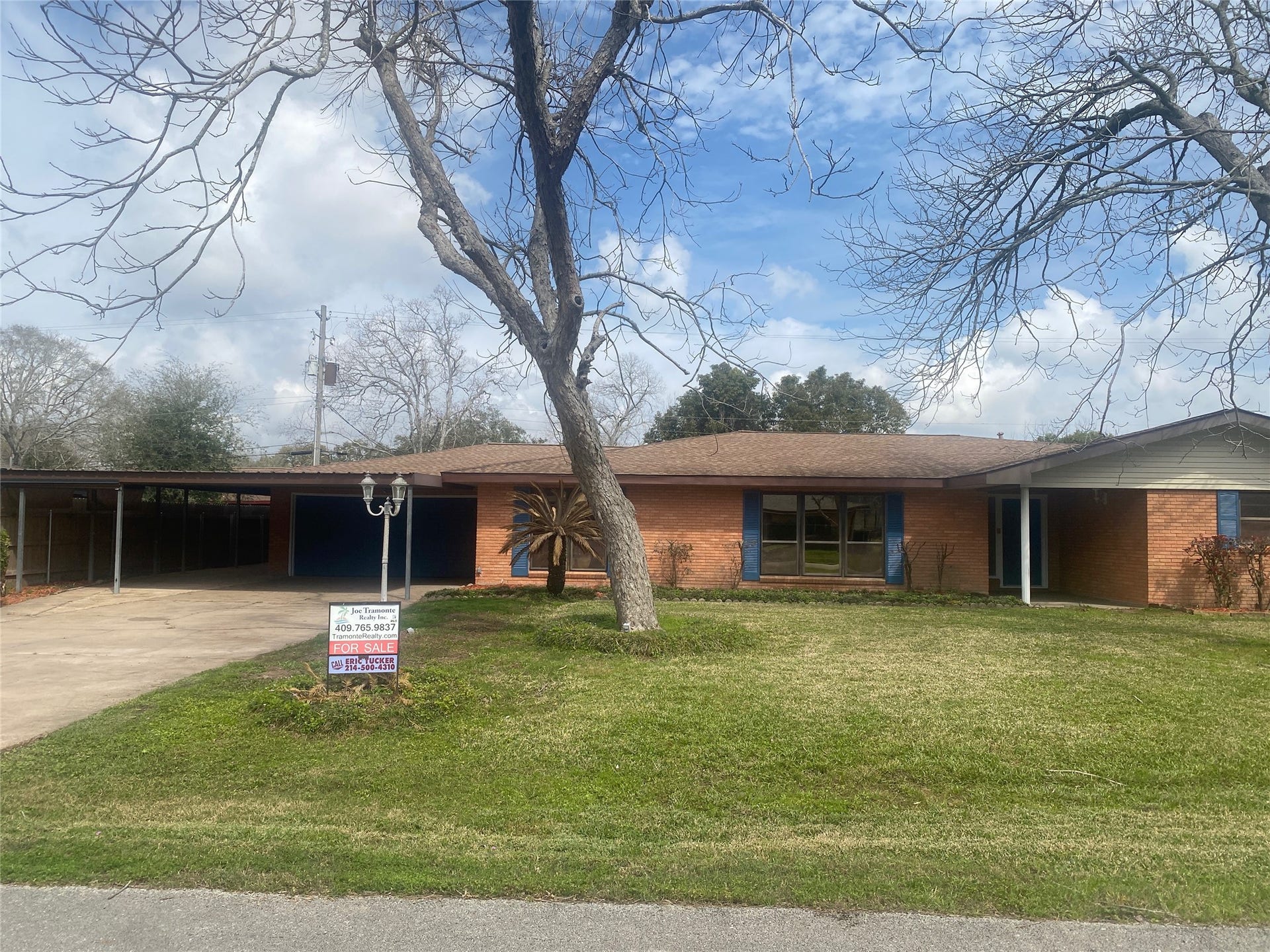 8102 Dellanera Drive, Hitchcock, TX 77563 8102 Dellanera Drive, Hitchcock, TX 77563