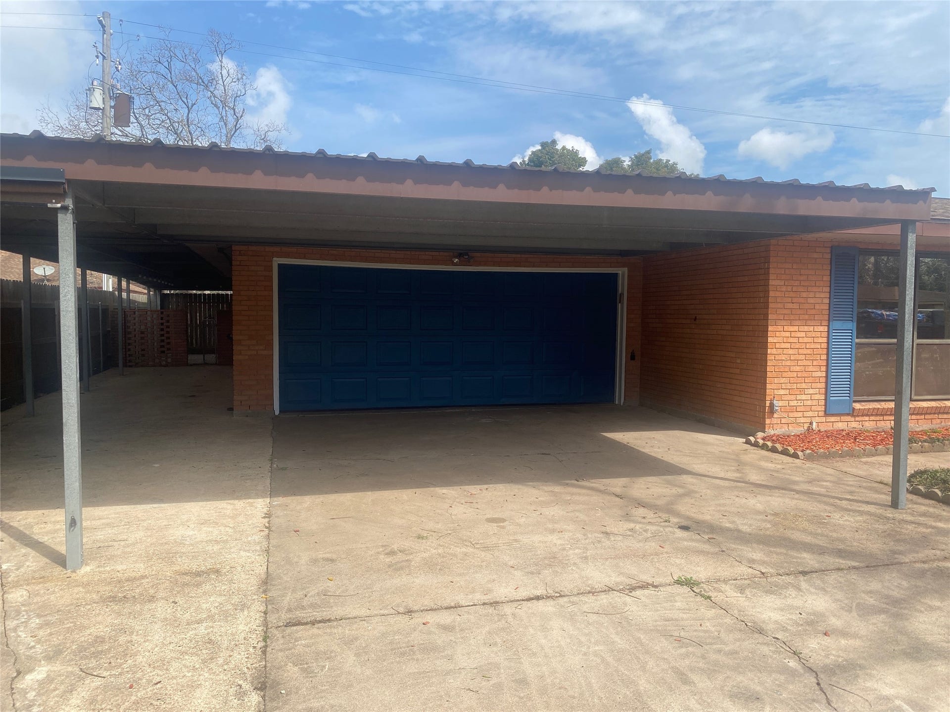 8102 Dellanera Drive, Hitchcock, TX 77563 8102 Dellanera Drive, Hitchcock, TX 77563