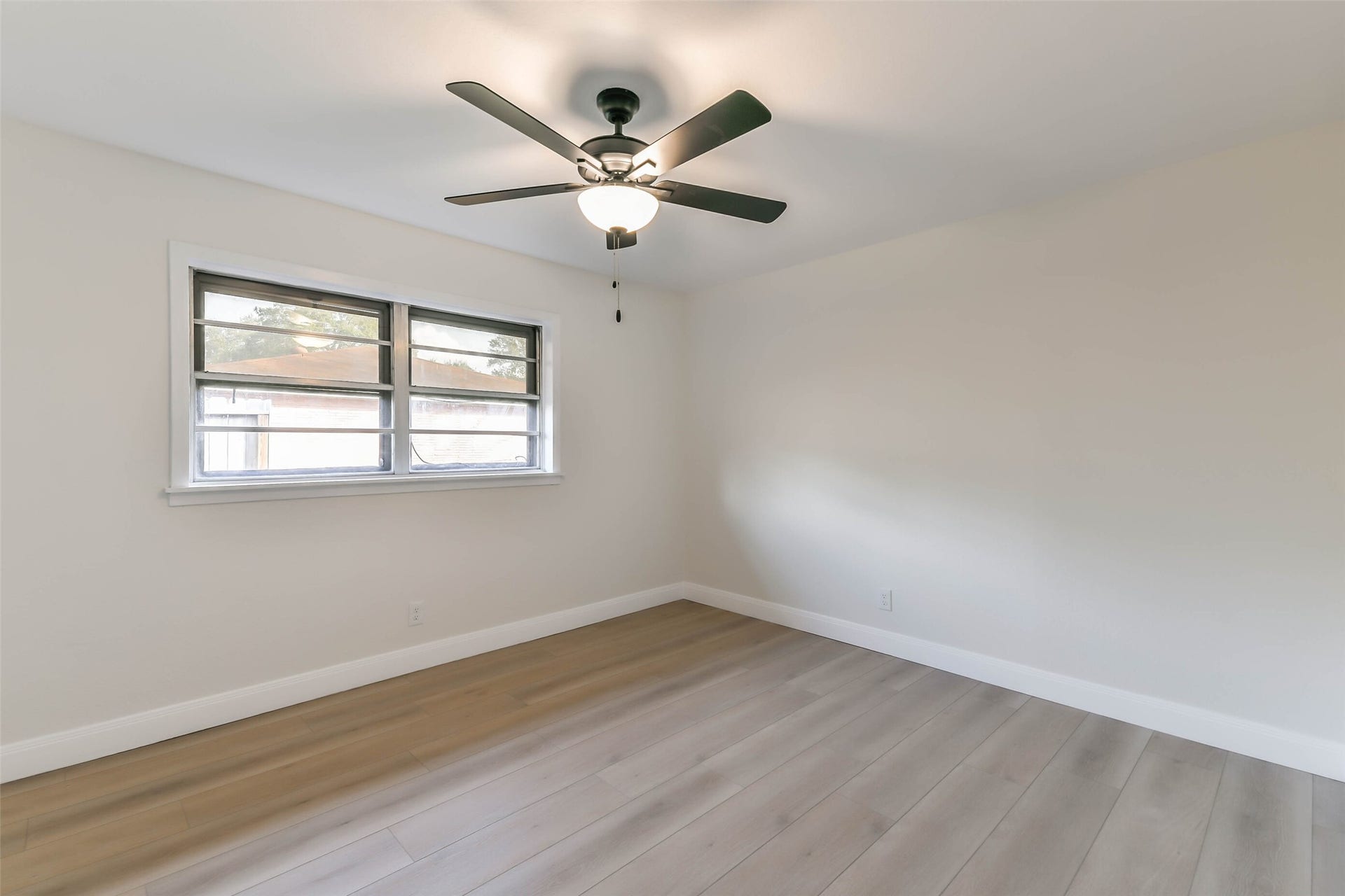 8102 Dellanera Drive, Hitchcock, TX 77563 8102 Dellanera Drive, Hitchcock, TX 77563