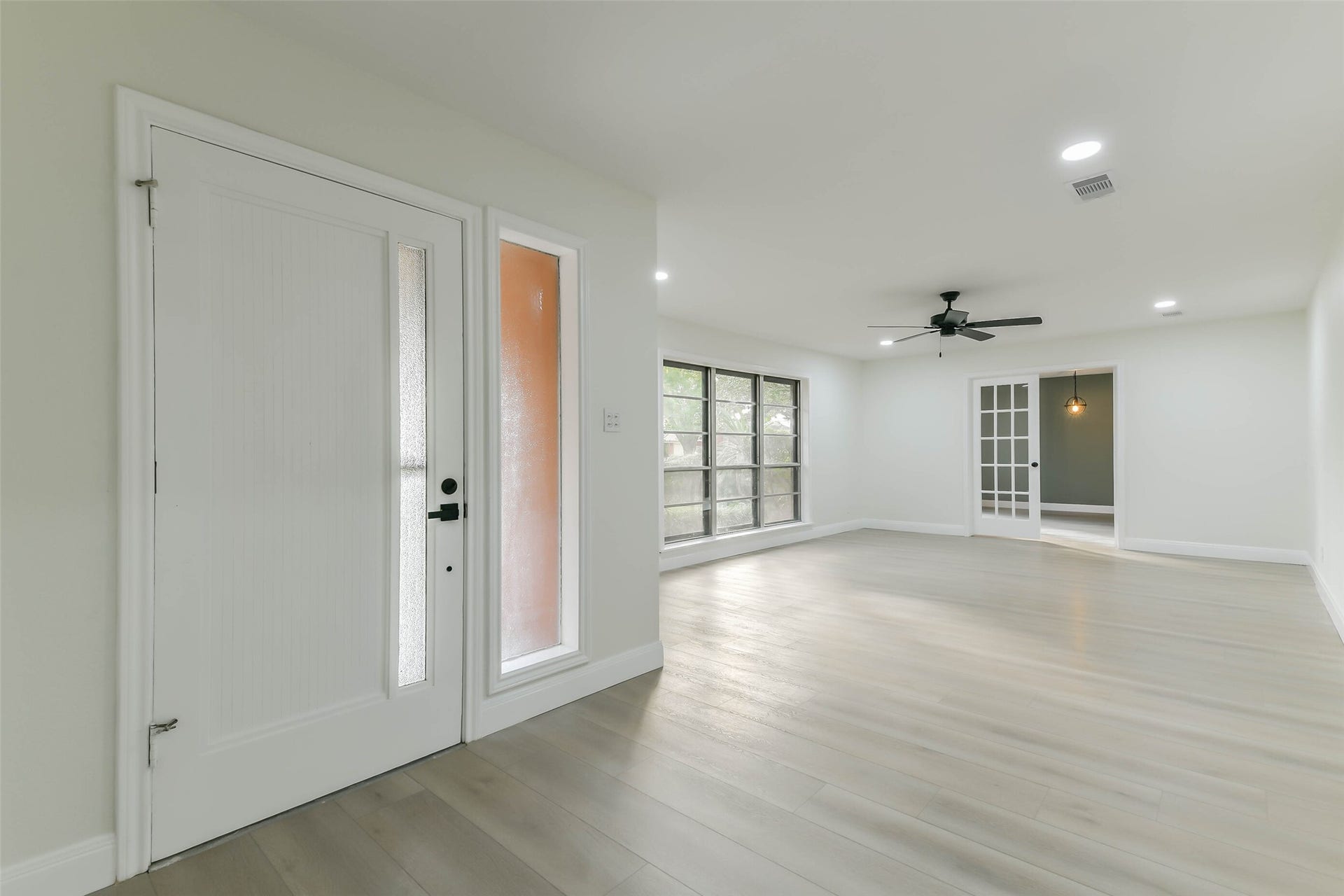 8102 Dellanera Drive, Hitchcock, TX 77563 8102 Dellanera Drive, Hitchcock, TX 77563