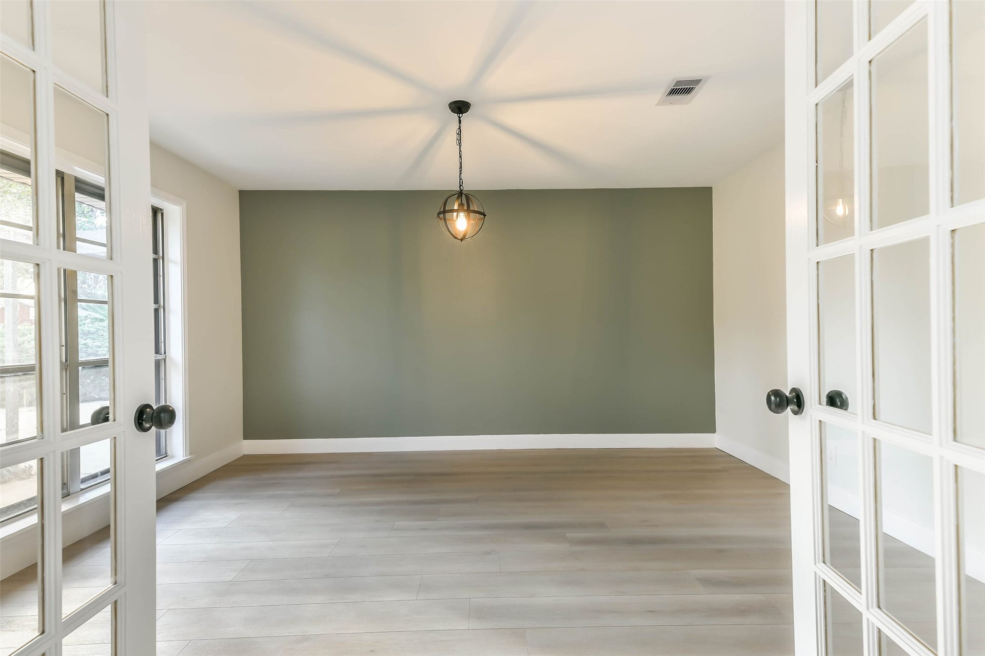 8102 Dellanera Drive, Hitchcock, TX 77563 Optional Office/Dining room