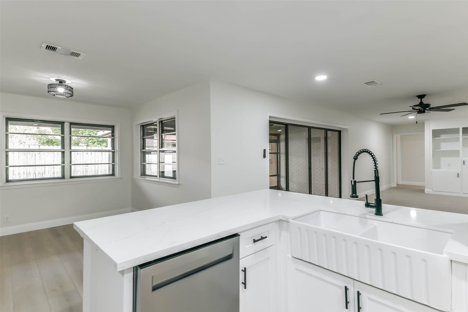 8102 Dellanera Drive, Hitchcock, TX 77563 8102 Dellanera Drive, Hitchcock, TX 77563