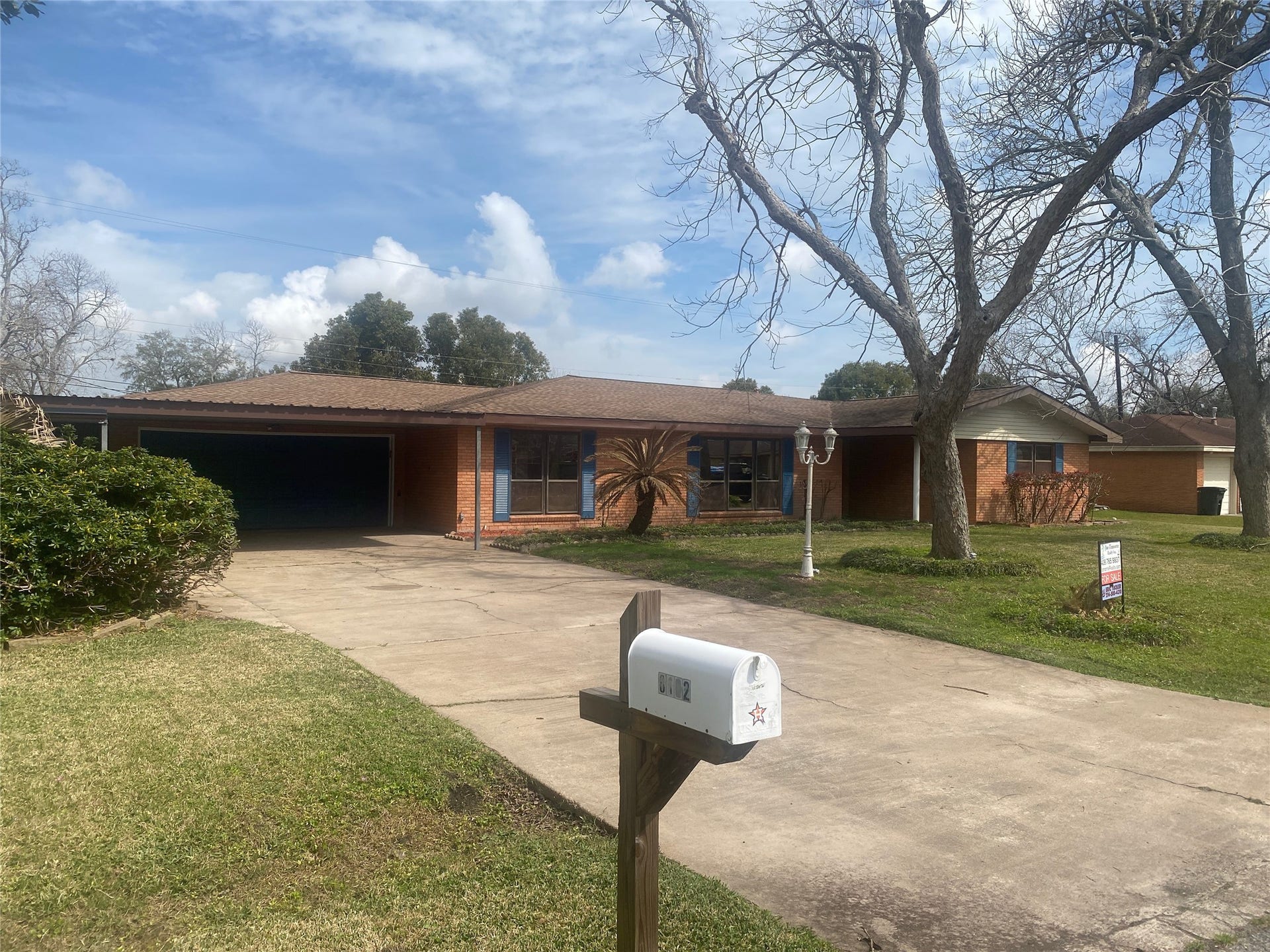 8102 Dellanera Drive, Hitchcock, TX 77563 8102 Dellanera Drive, Hitchcock, TX 77563