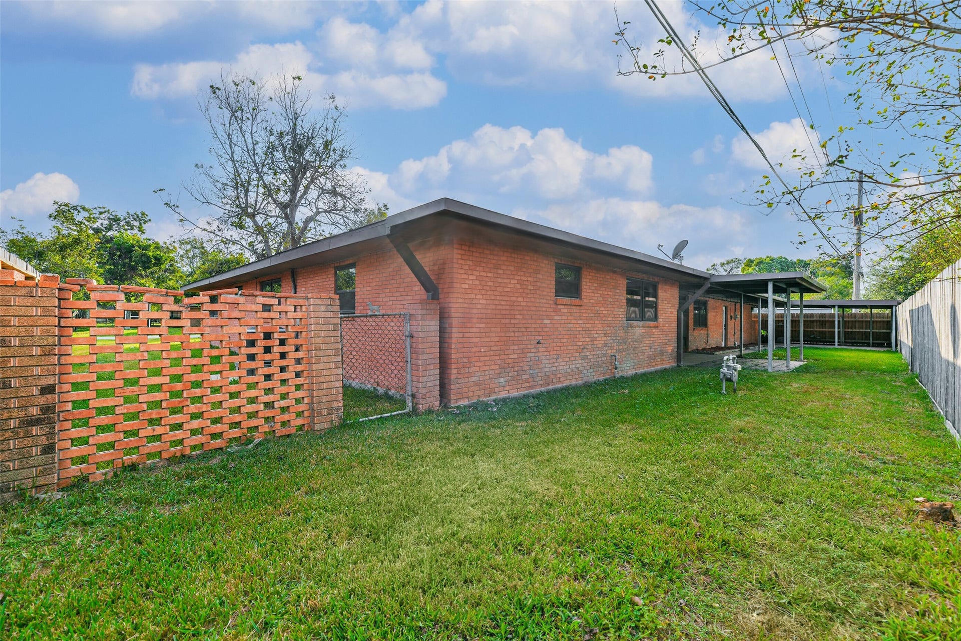 8102 Dellanera Drive, Hitchcock, TX 77563 8102 Dellanera Drive, Hitchcock, TX 77563