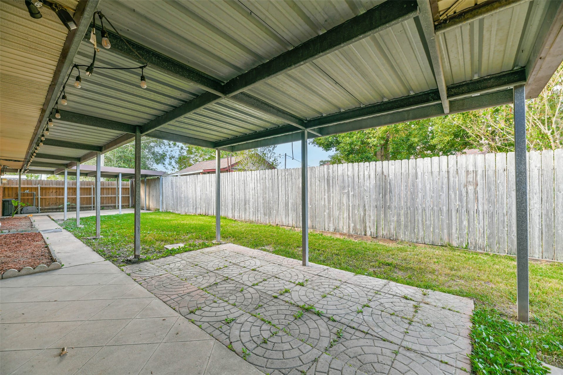 8102 Dellanera Drive, Hitchcock, TX 77563 8102 Dellanera Drive, Hitchcock, TX 77563