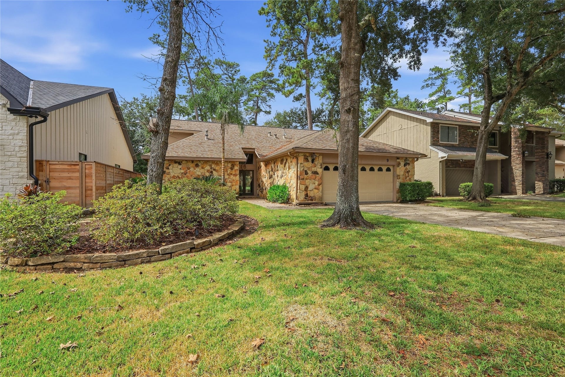 9 Huntsmans Horn Circle, The Woodlands, TX 77380 9 Huntsmans Horn Circle, The Woodlands, TX 77380