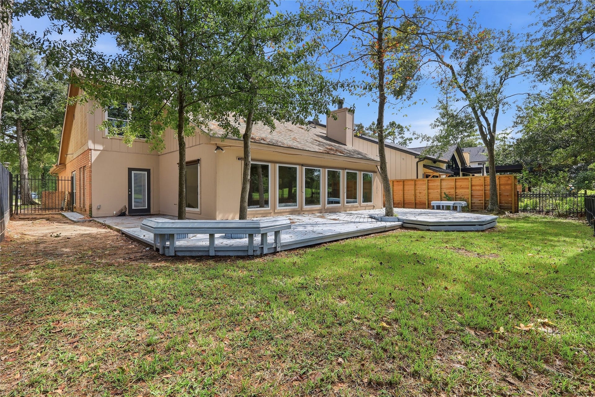 9 Huntsmans Horn Circle, The Woodlands, TX 77380 9 Huntsmans Horn Circle, The Woodlands, TX 77380