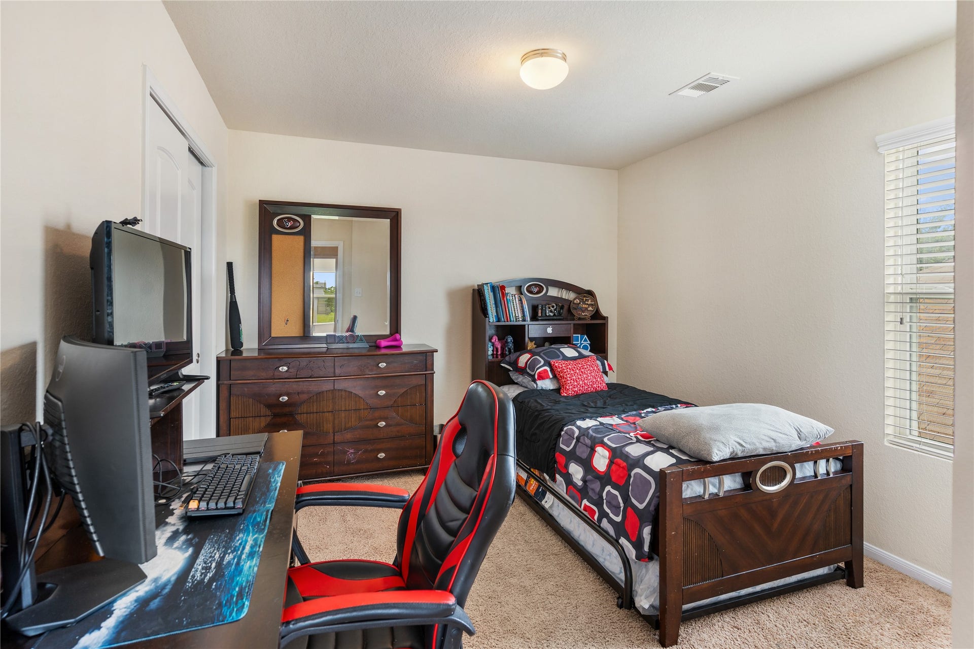 3330 Cabin Wood Way, Houston, TX 77084 Bedroom 3 has plenty of room!