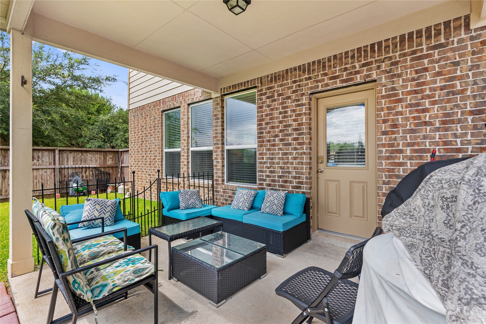 3330 Cabin Wood Way, Houston, TX 77084 Large covered private back patio.
