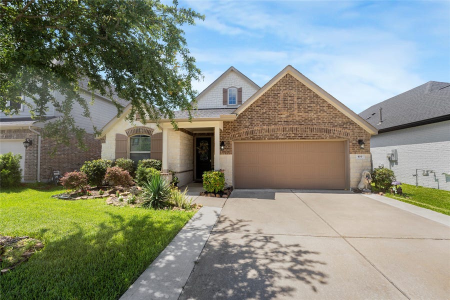 Property photo for 419 Barrios Bay Lane, La Porte, TX