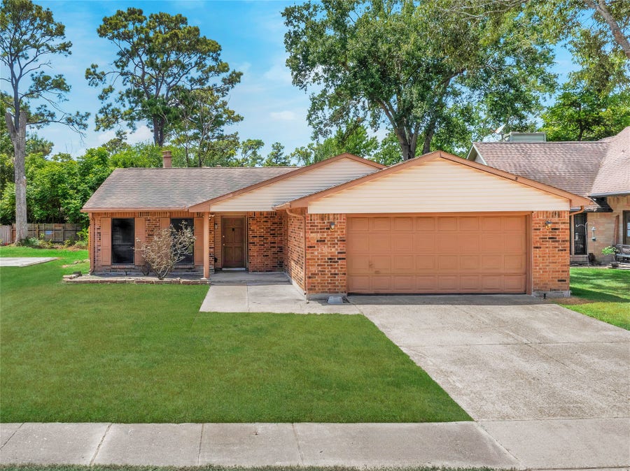 Property photo for 2614 Hummingbird Lane, Humble, TX
