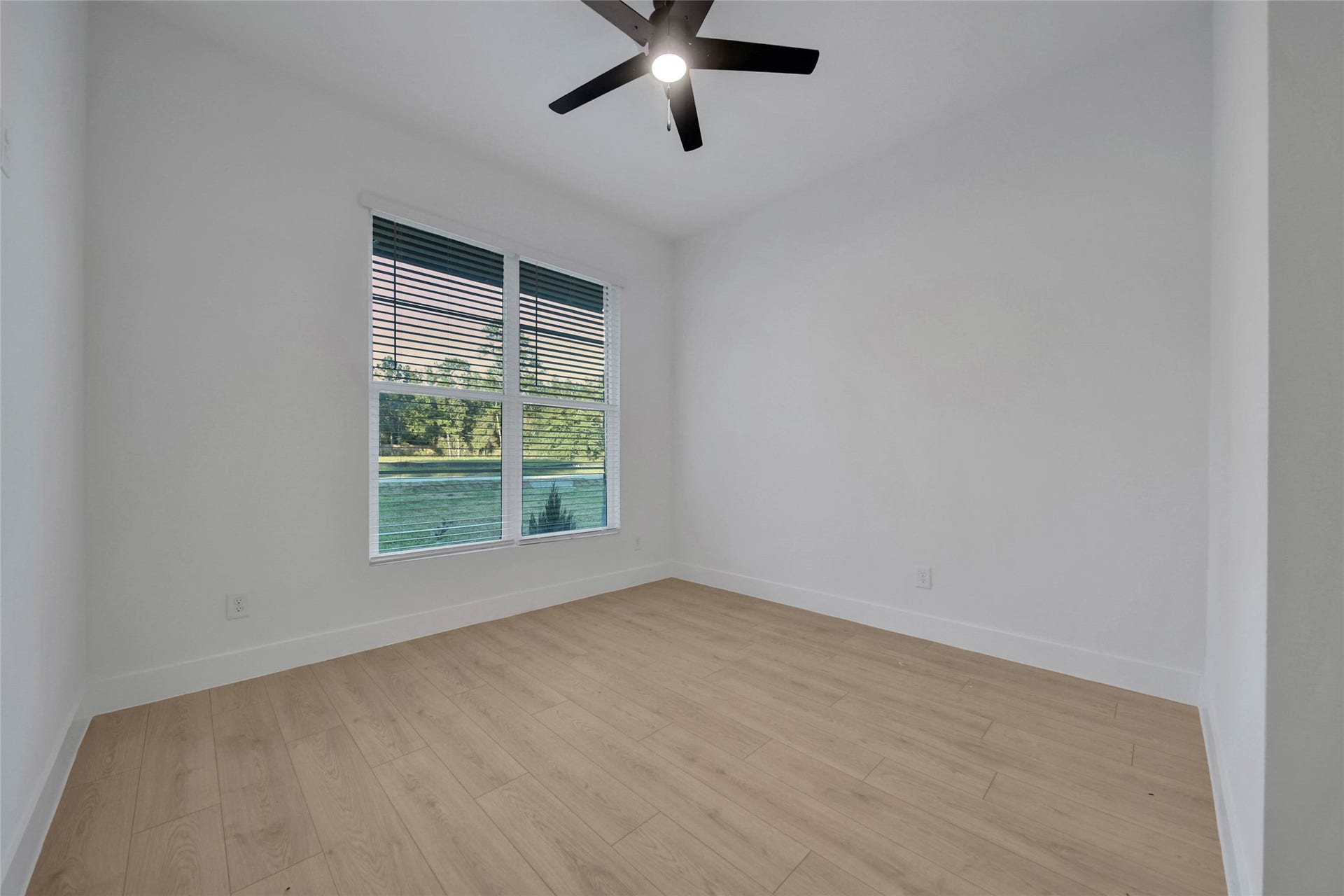 351 Louvenia Court, Pinehurst, TX 77362 351 Louvenia Court, Pinehurst, TX 77362