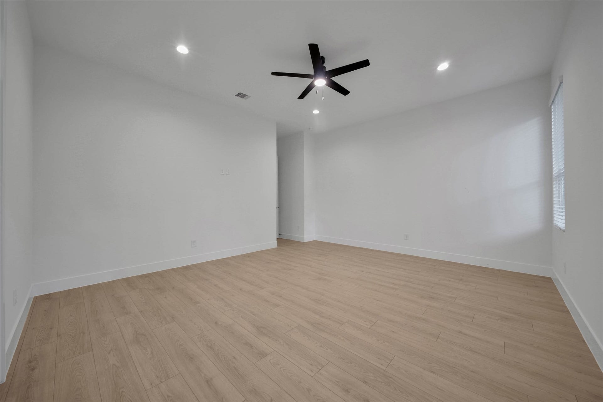 351 Louvenia Court, Pinehurst, TX 77362 351 Louvenia Court, Pinehurst, TX 77362