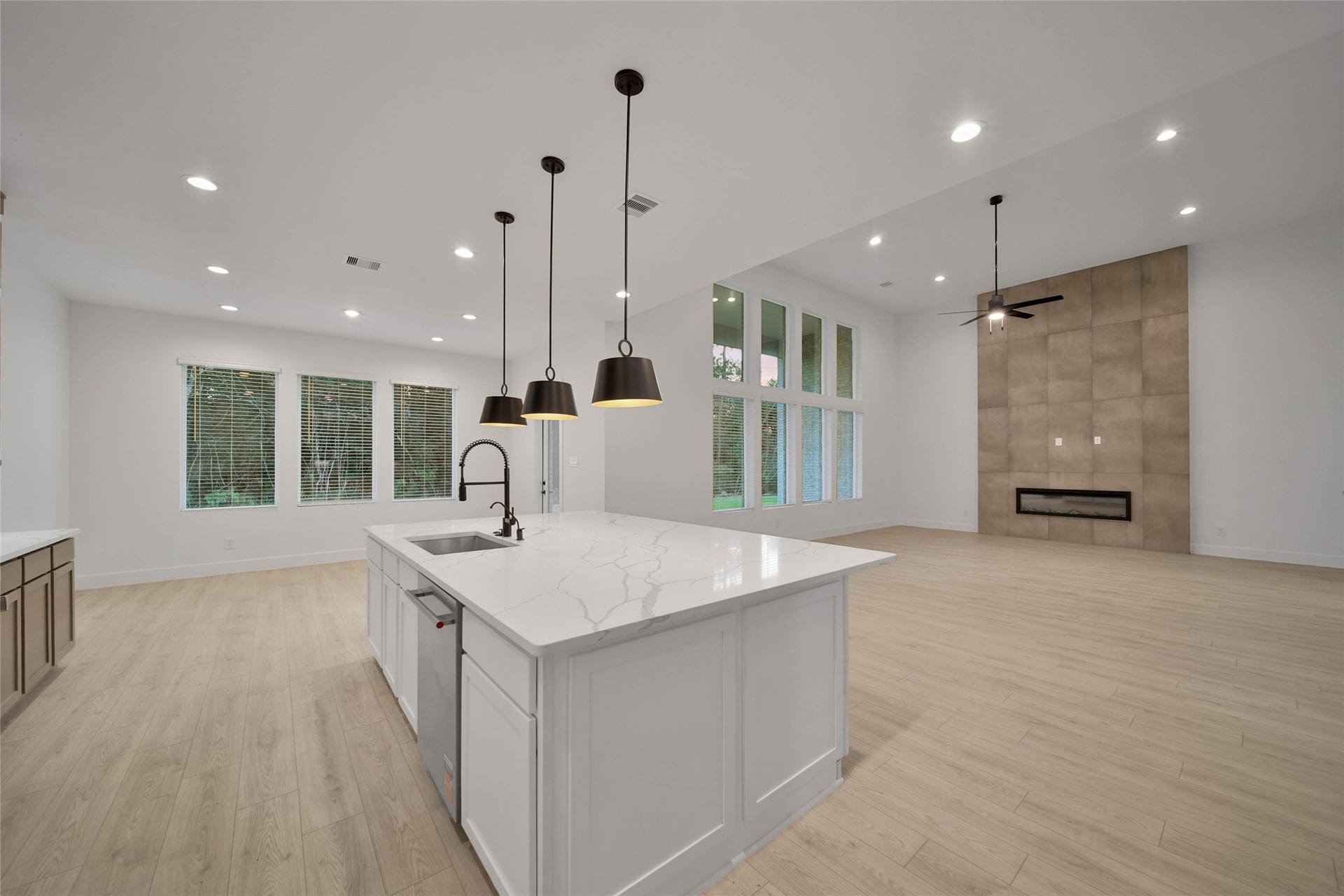 351 Louvenia Court, Pinehurst, TX 77362 351 Louvenia Court, Pinehurst, TX 77362