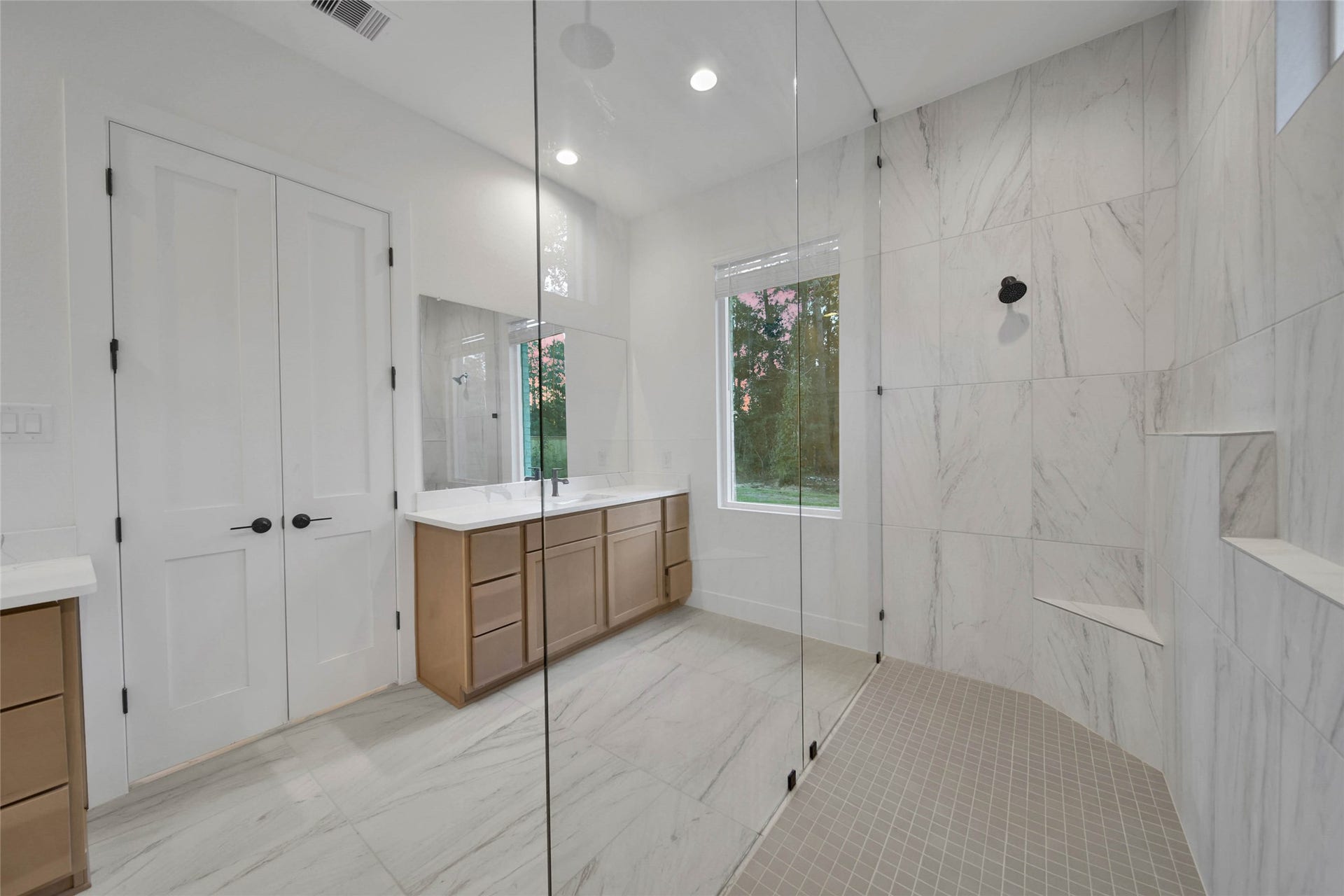 351 Louvenia Court, Pinehurst, TX 77362 351 Louvenia Court, Pinehurst, TX 77362