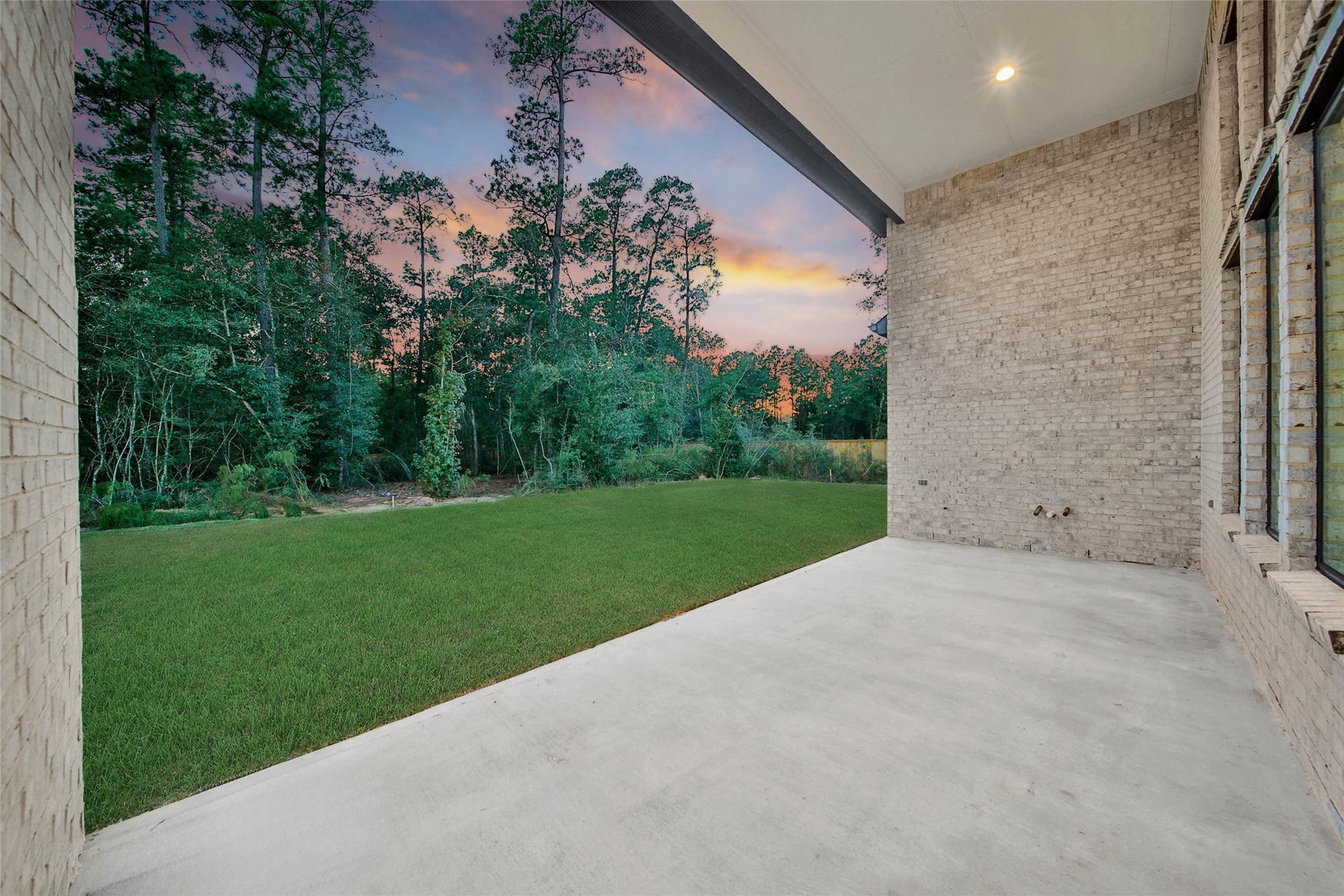 351 Louvenia Court, Pinehurst, TX 77362 351 Louvenia Court, Pinehurst, TX 77362