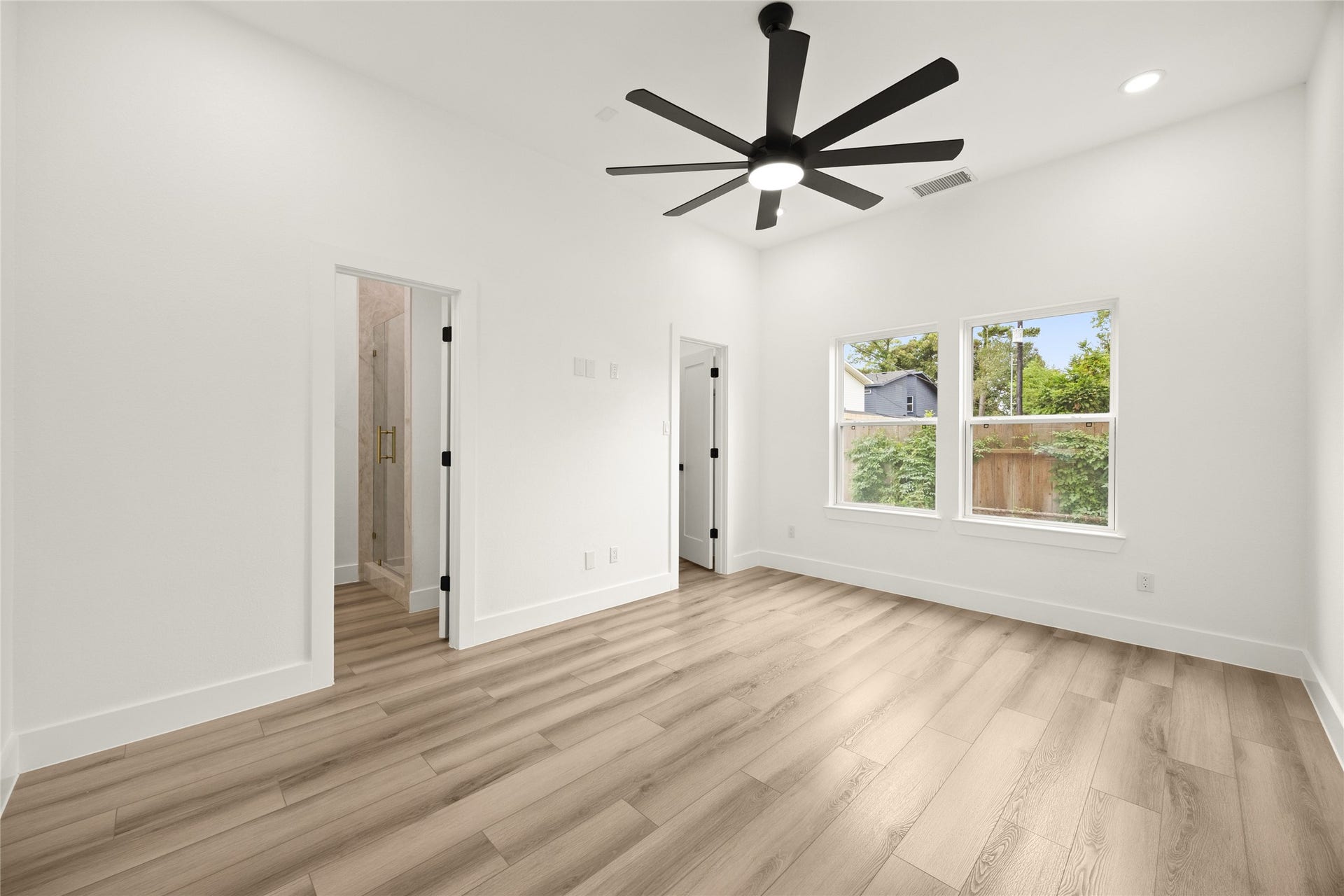 9011 Surry Street, Houston, TX 77028 9011 Surry Street, Houston, TX 77028