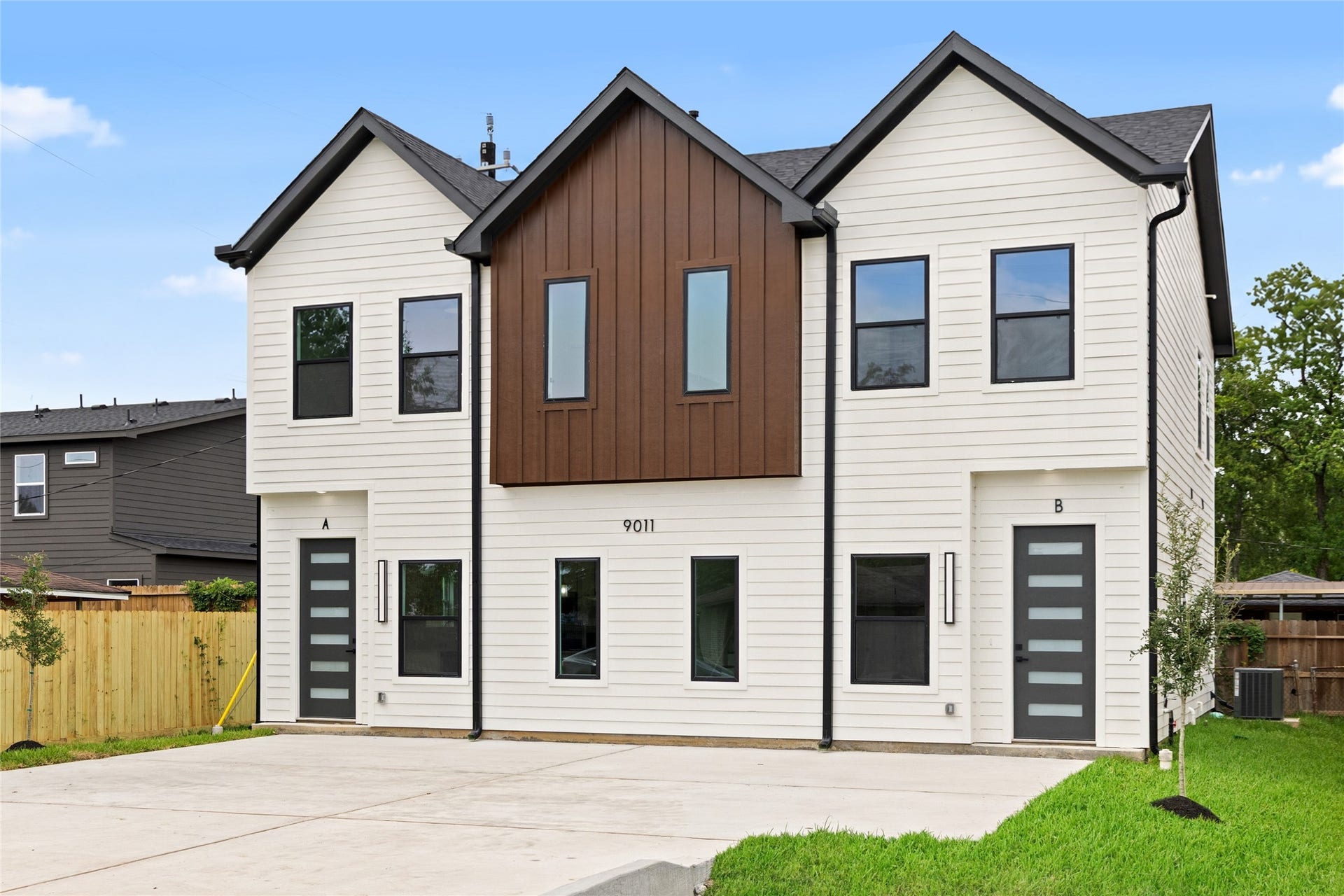 9011 Surry Street, Houston, TX 77028 9011 Surry Street, Houston, TX 77028