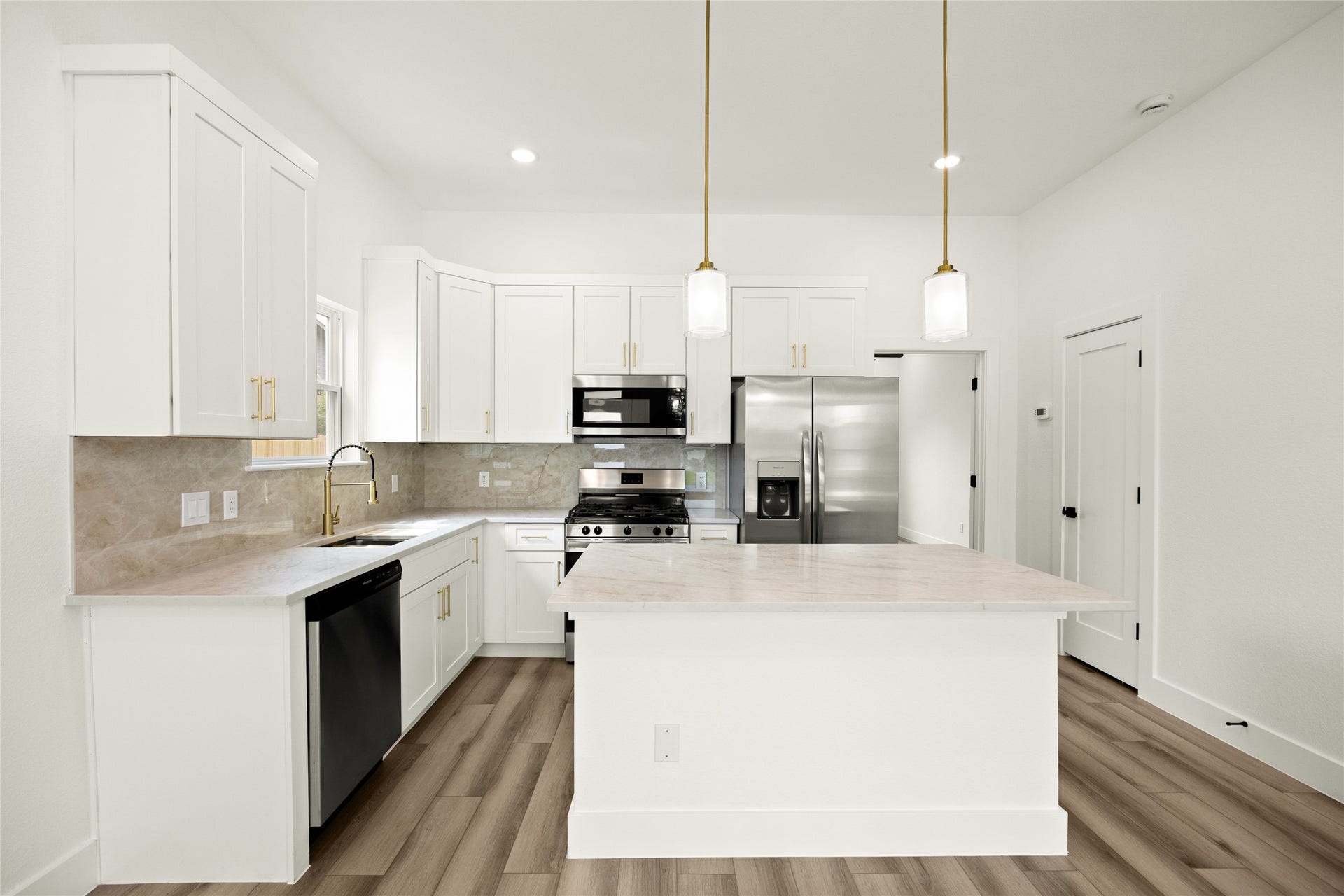 9011 Surry Street, Houston, TX 77028 9011 Surry Street, Houston, TX 77028