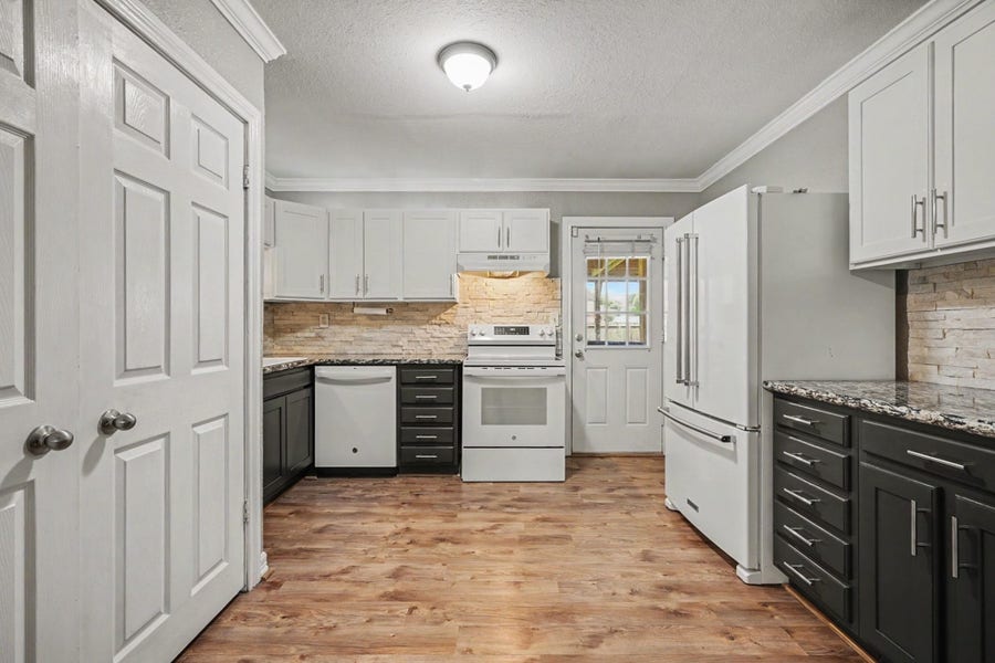 Property photo for 905 15th Ave N, Texas City, TX