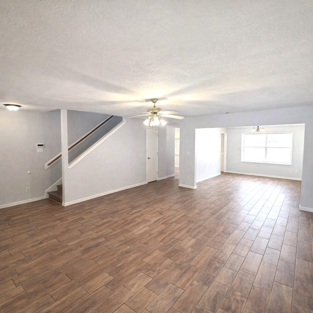 3110 Silverstag Trail Lane, Houston, TX 77073 Living Room
