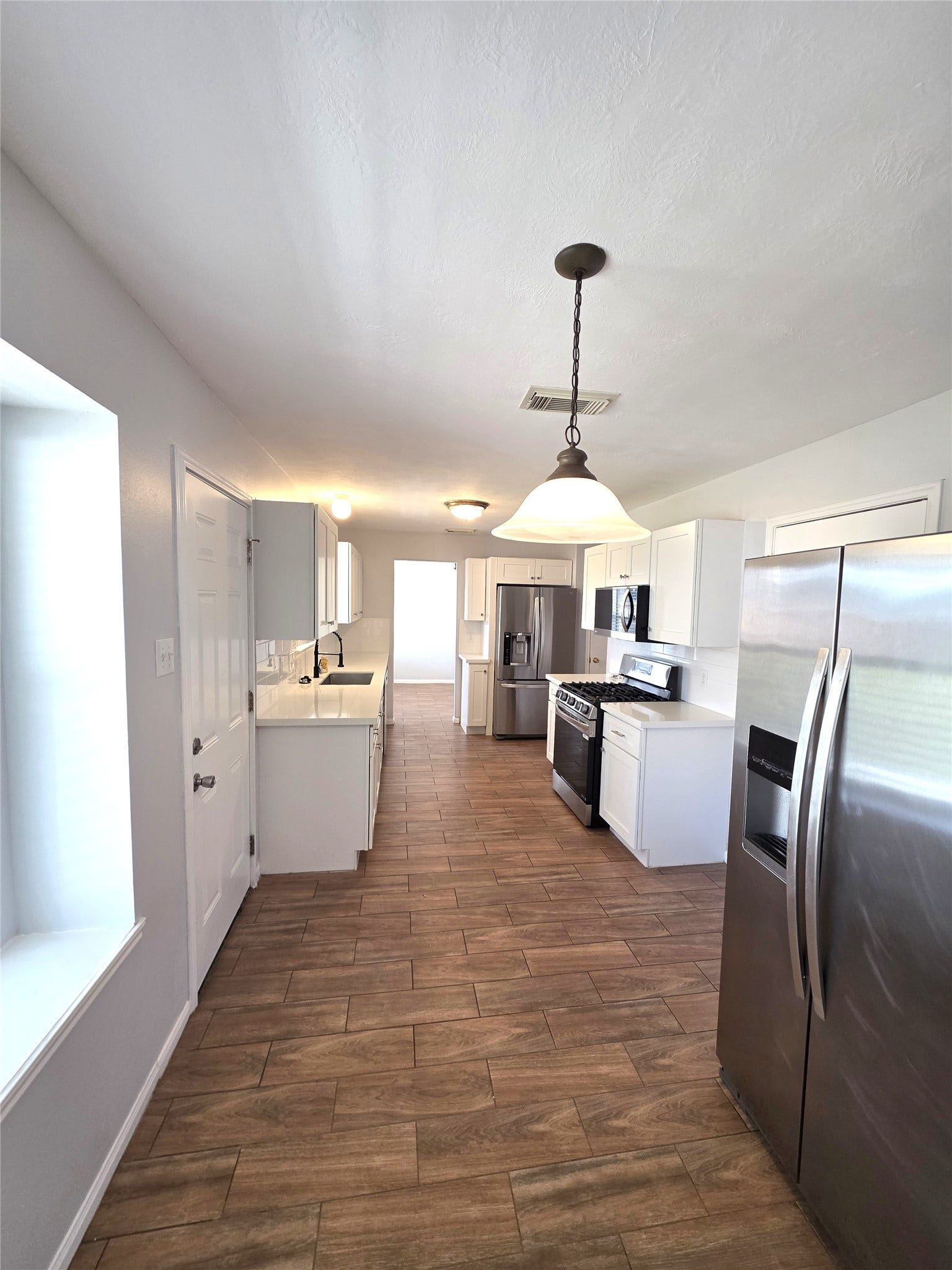 3110 Silverstag Trail Lane, Houston, TX 77073 Kitchen view