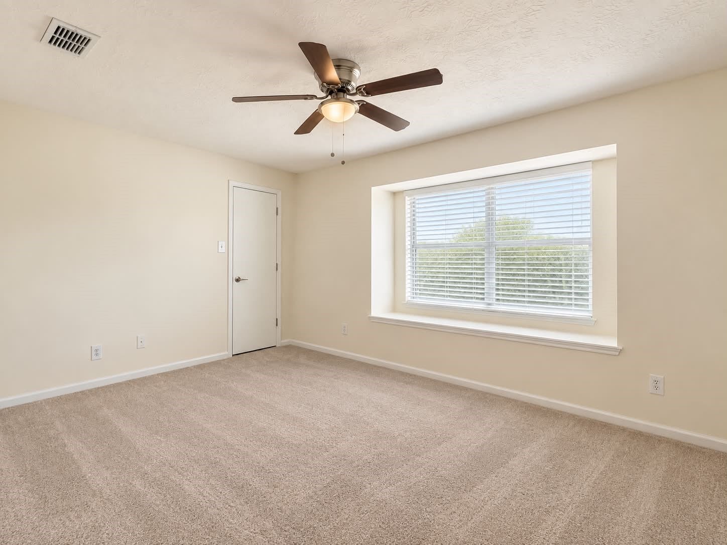18131 Eganville Circle, Tomball, TX 77377 Secondary bedroom that faces the front of the home