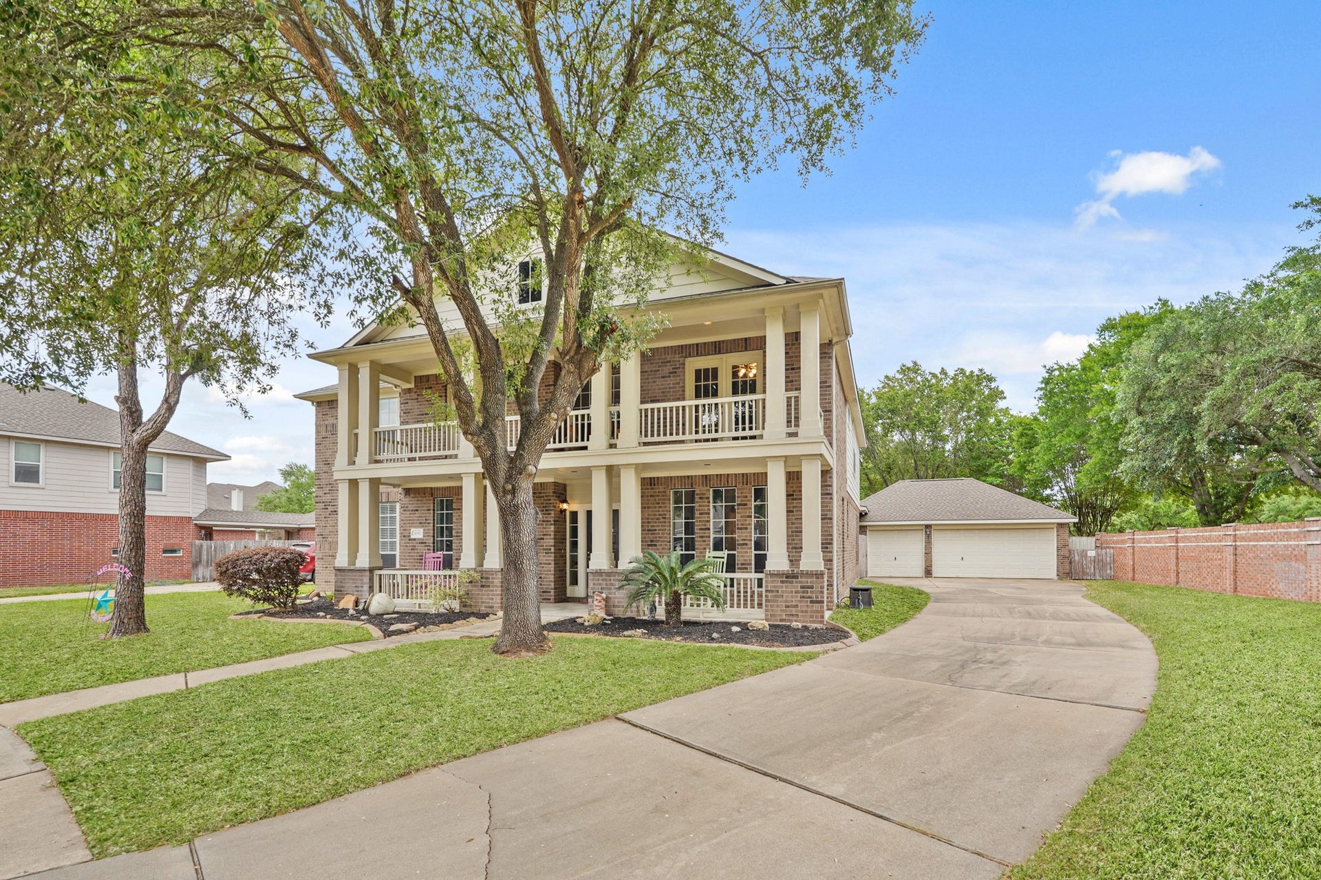 5/6 Bedroom on a culdesac in Falcon Ranch.