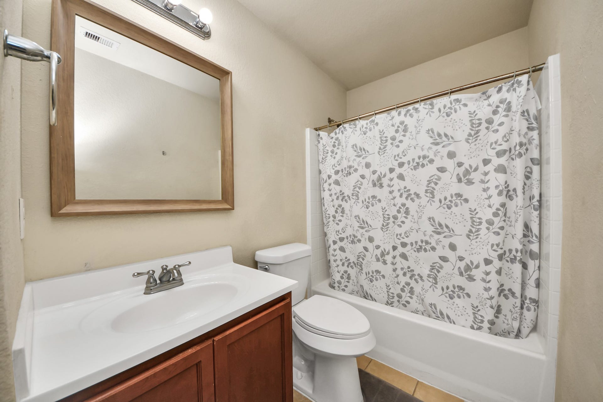 5019 Royal Cypress Drive, Katy, TX 77449 5019 Royal Cypress Drive, Katy, TX 77449