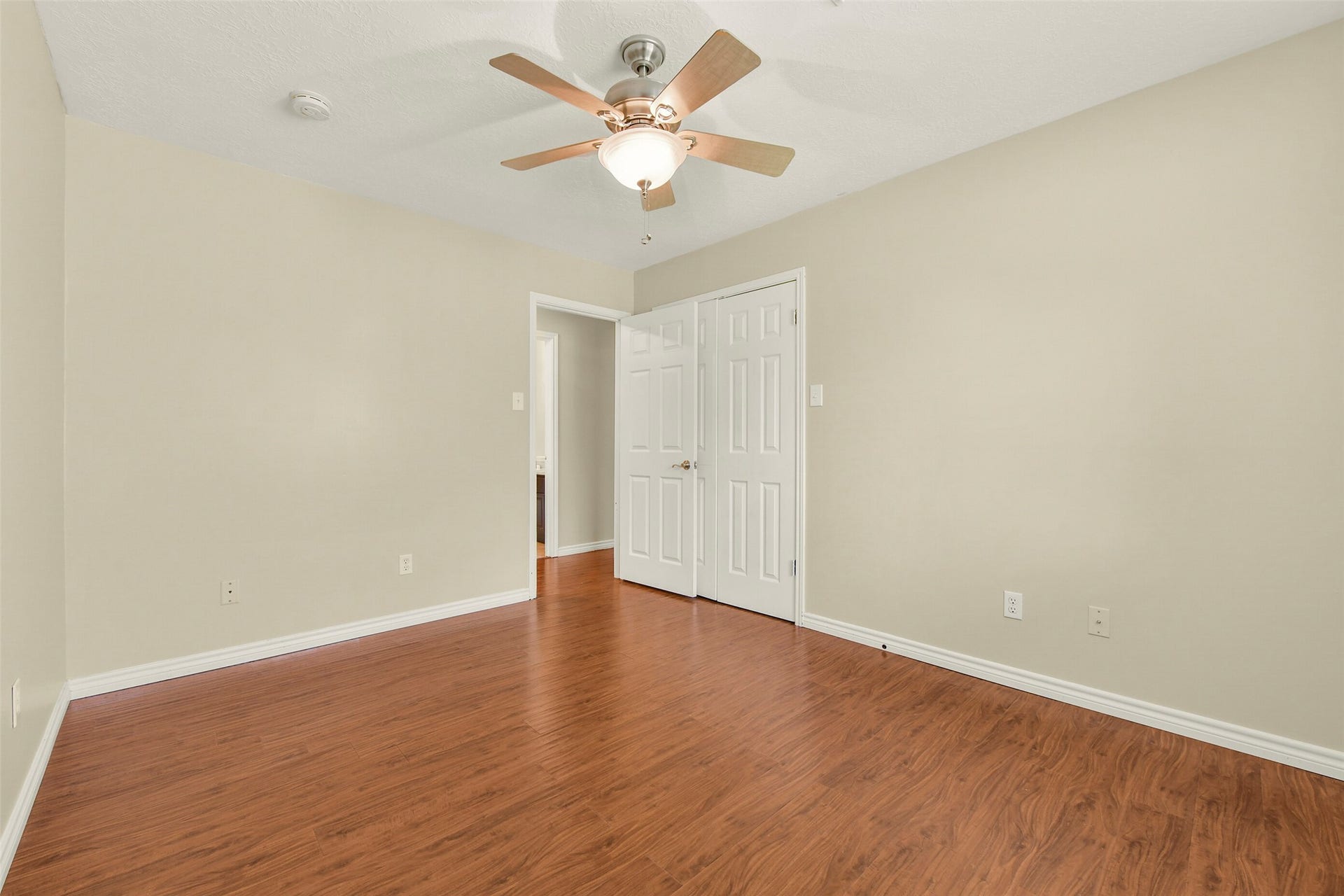 1205 Bayou Vista Drive, Deer Park, TX 77536 1205 Bayou Vista Drive, Deer Park, TX 77536