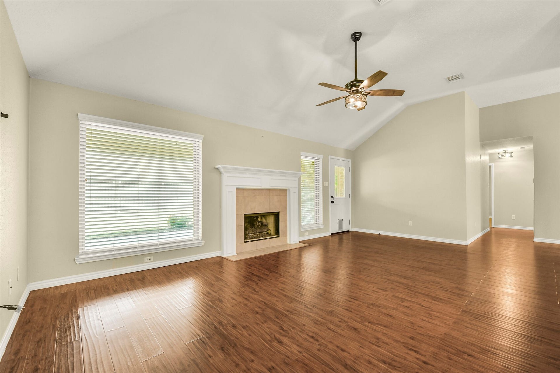 1205 Bayou Vista Drive, Deer Park, TX 77536 1205 Bayou Vista Drive, Deer Park, TX 77536