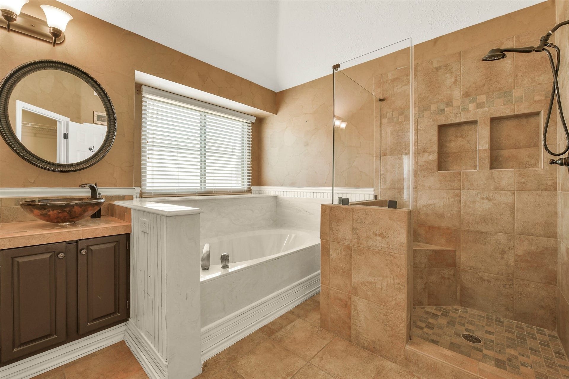 1205 Bayou Vista Drive, Deer Park, TX 77536 1205 Bayou Vista Drive, Deer Park, TX 77536