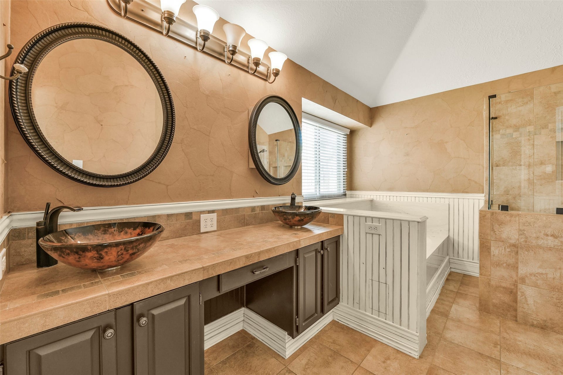 1205 Bayou Vista Drive, Deer Park, TX 77536 1205 Bayou Vista Drive, Deer Park, TX 77536