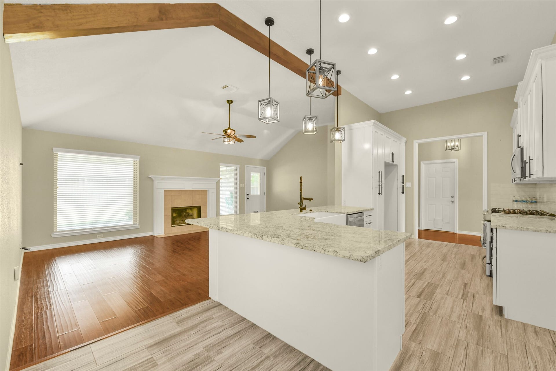 1205 Bayou Vista Drive, Deer Park, TX 77536 1205 Bayou Vista Drive, Deer Park, TX 77536