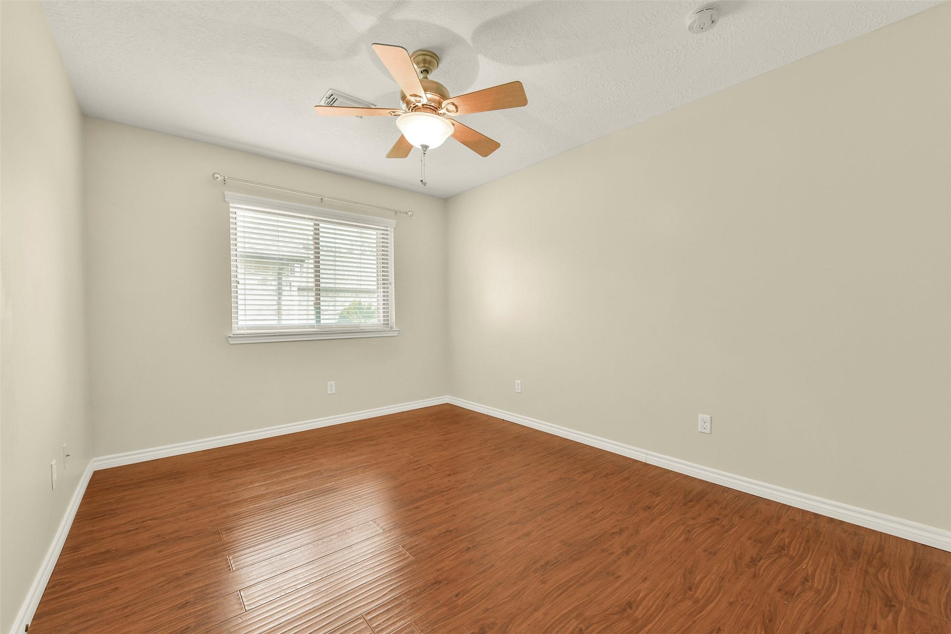 1205 Bayou Vista Drive, Deer Park, TX 77536 1205 Bayou Vista Drive, Deer Park, TX 77536