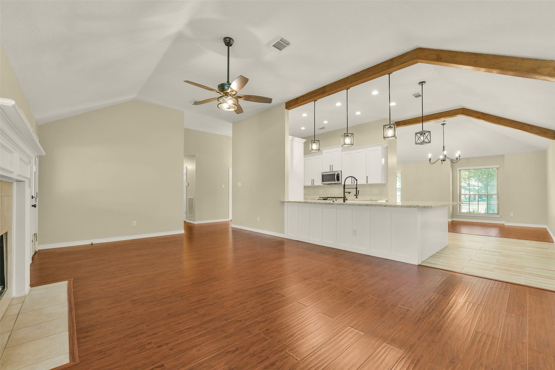 1205 Bayou Vista Drive, Deer Park, TX 77536 1205 Bayou Vista Drive, Deer Park, TX 77536