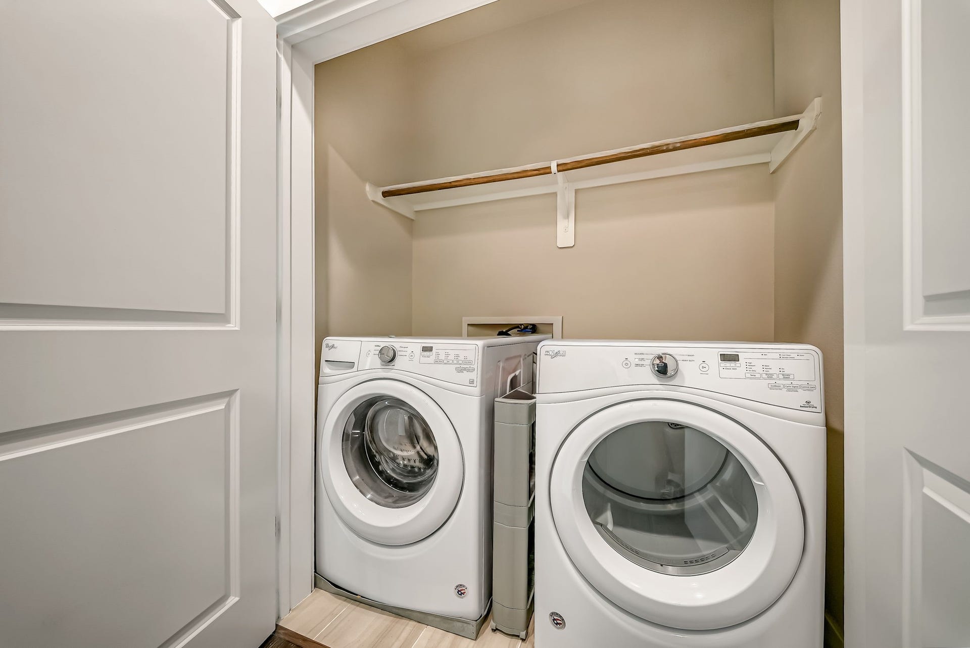 5916 Petty Street, #A, Houston, TX 77007 Dedicated laundry area with discreet enclosure and added functionality. Washer and Dryer convey