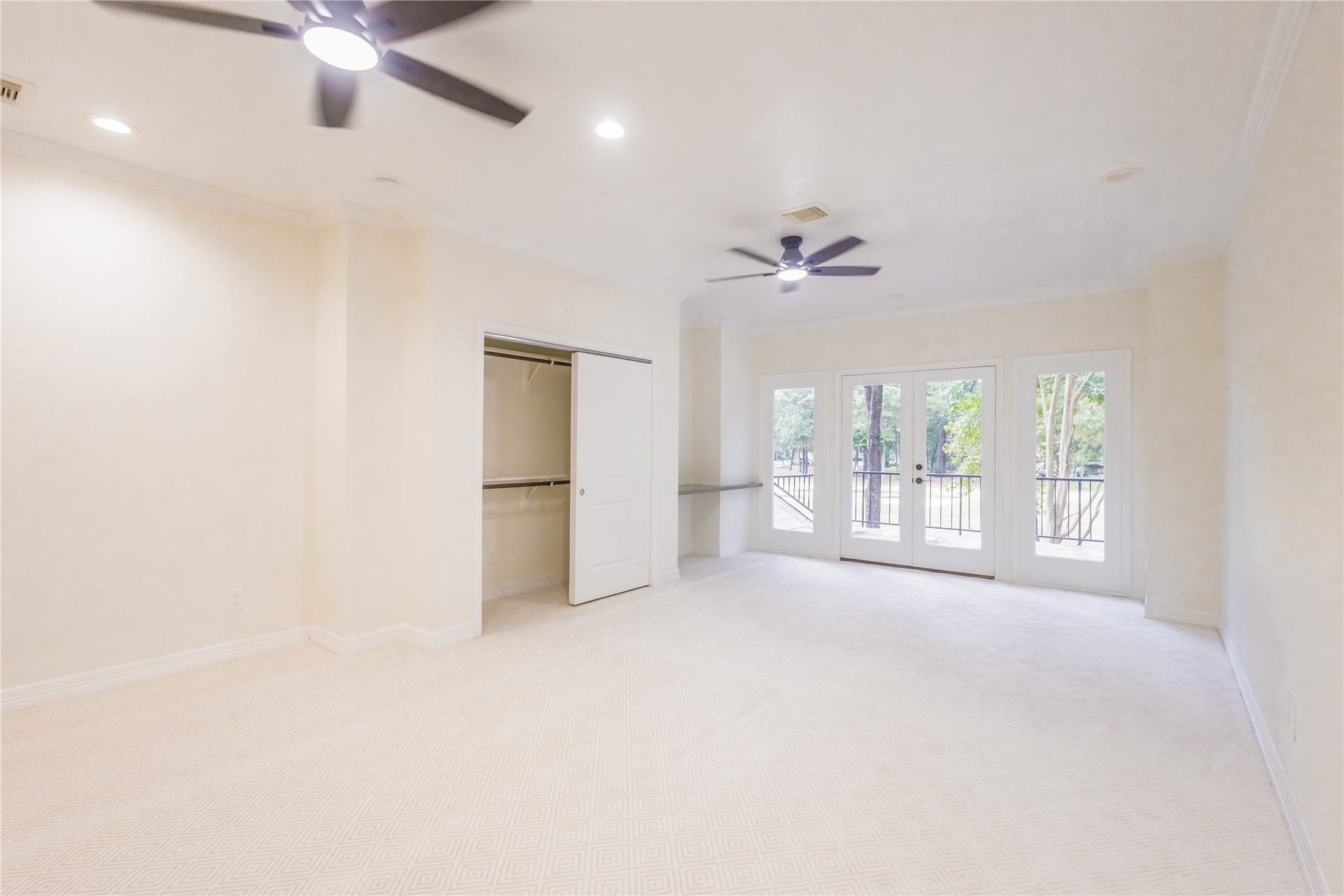 3230 Lake Island Drive, Montgomery, TX 77356 Secondary bedroom upstairs with its own balcony