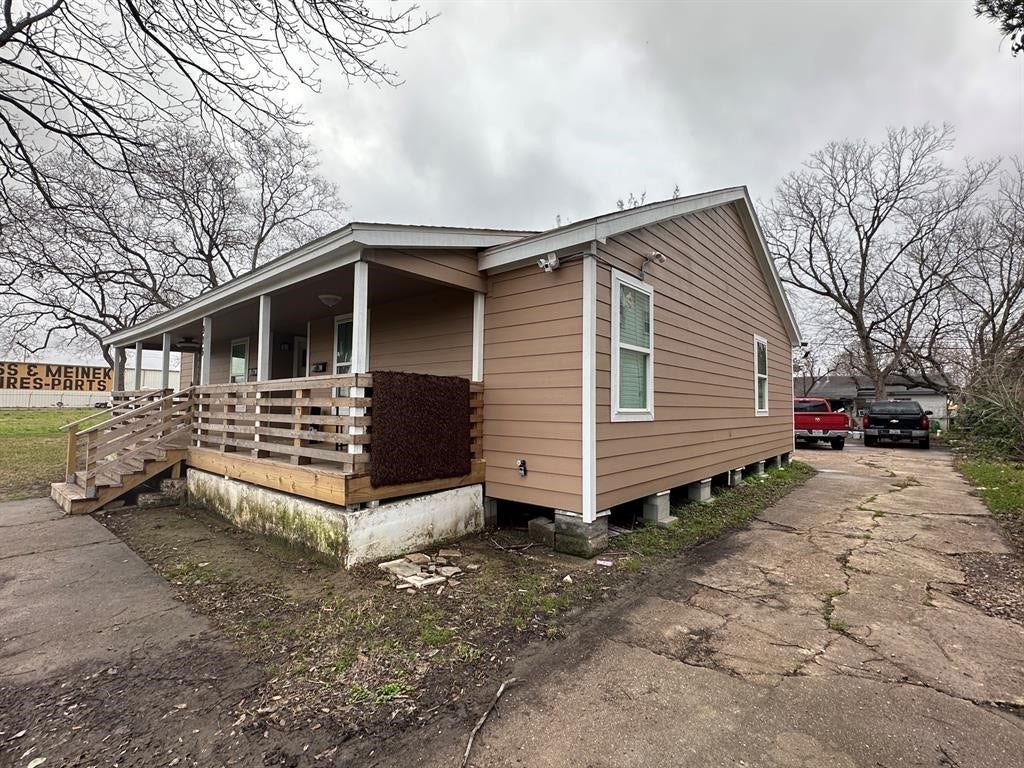 906 Eagle Avenue, #B, Pasadena, TX 77506