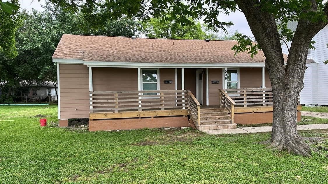 906 Eagle Avenue, #B, Pasadena, TX 77506