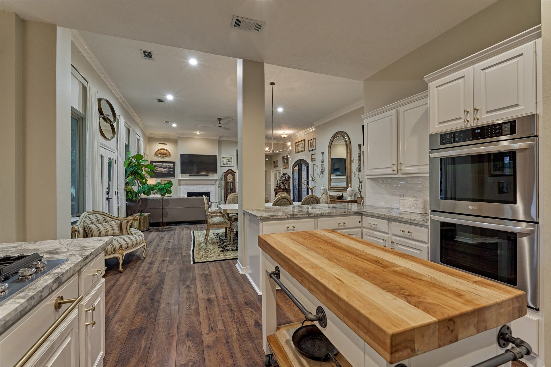 132 Somerton Drive, Montgomery, TX 77356 132 Somerton Drive, Montgomery, TX 77356