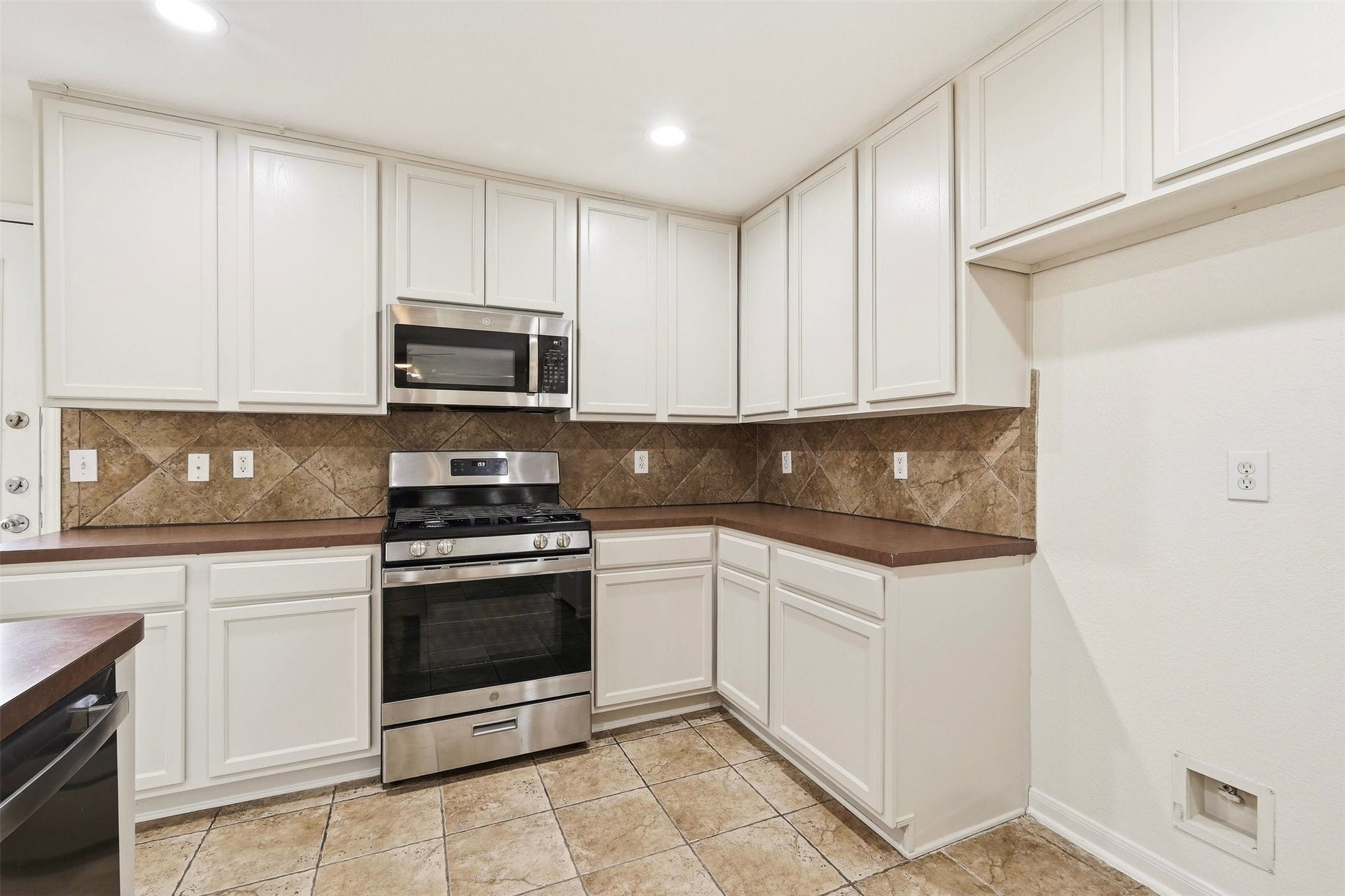 7719 Serene Wood Lane, Cypress, TX 77433 7719 Serene Wood Lane, Cypress, TX 77433