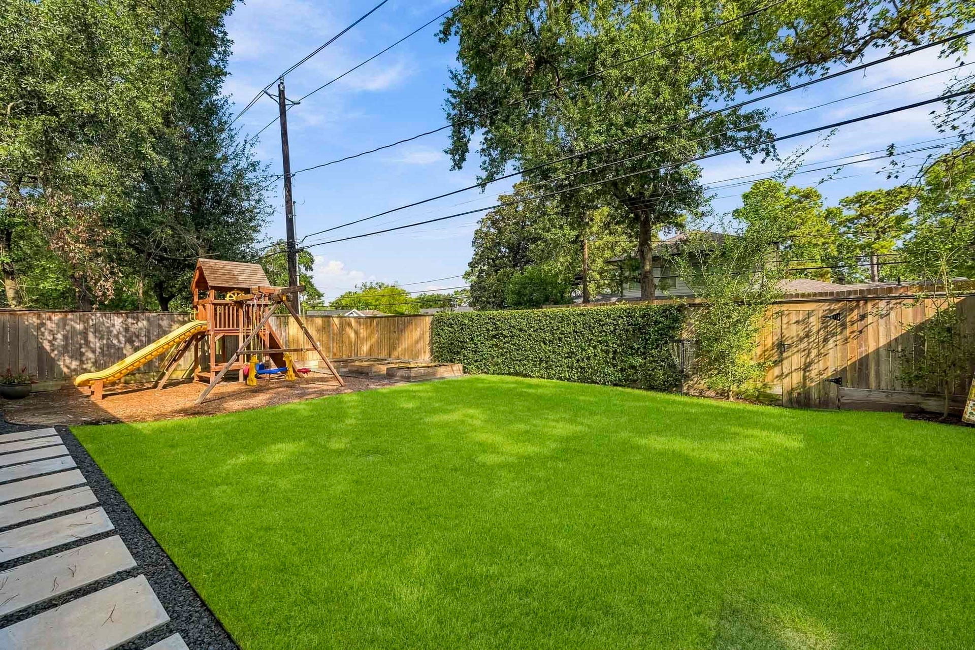 Gravel pavers, spacious lot and under deck storage storage