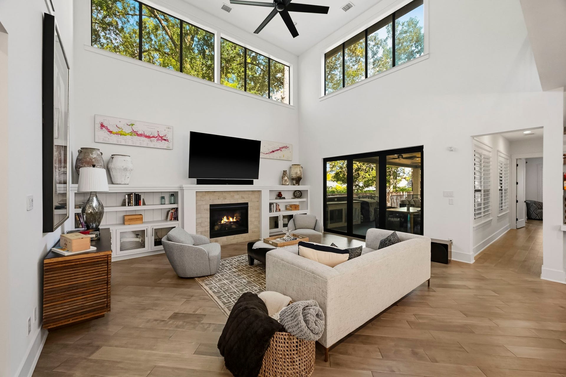 1554 Sue Barnett Drive, Houston, TX 77018