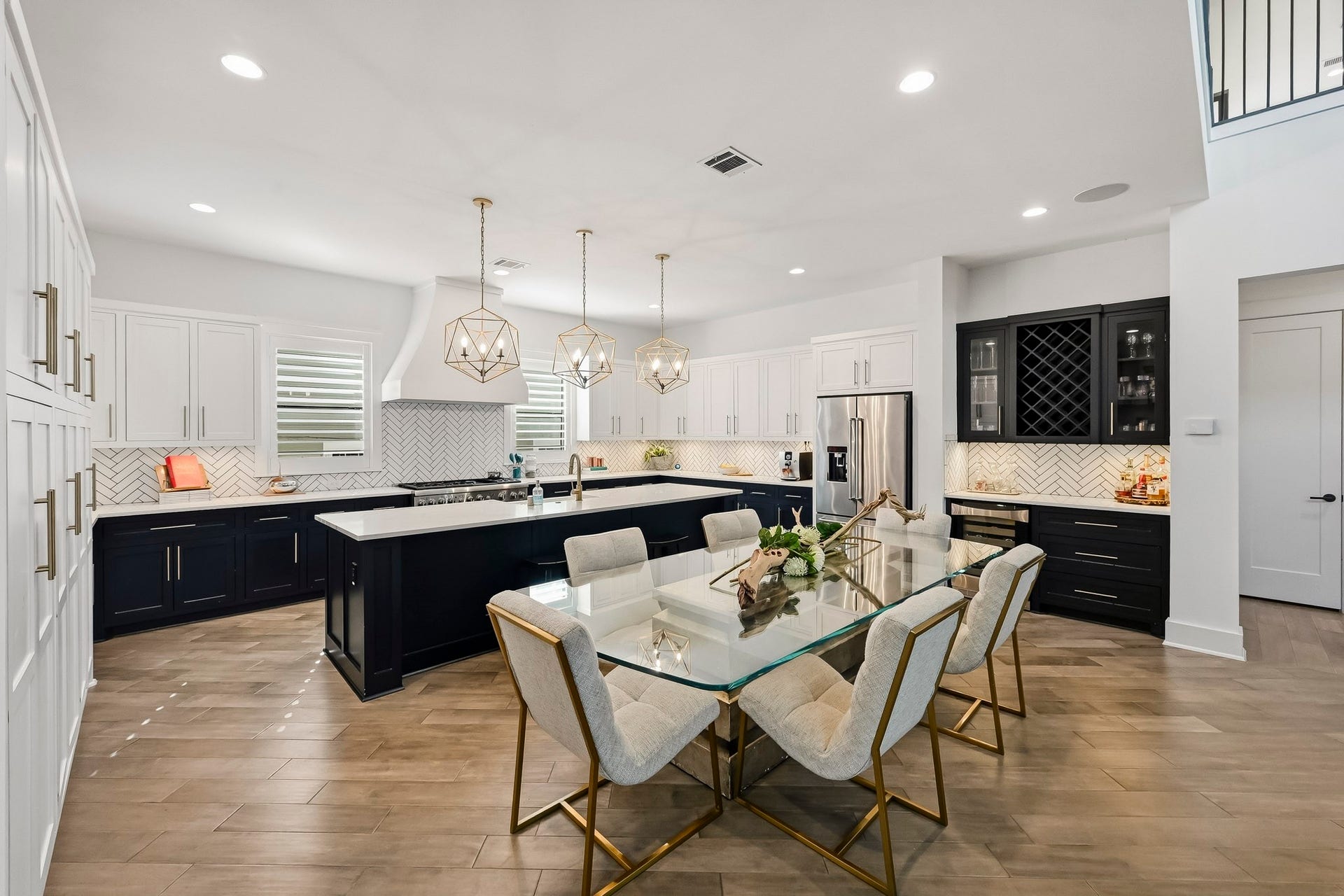 1554 Sue Barnett Drive, Houston, TX 77018