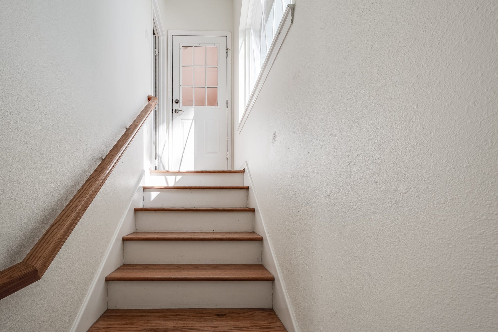 305 Hill Brook Lane, Conroe, TX 77385 Stairs to the terrace.