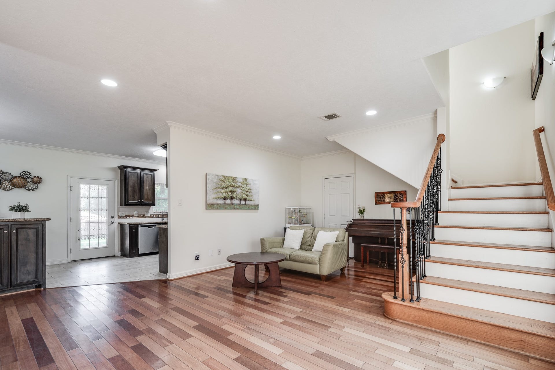 305 Hill Brook Lane, Conroe, TX 77385 Living area with recess lighting