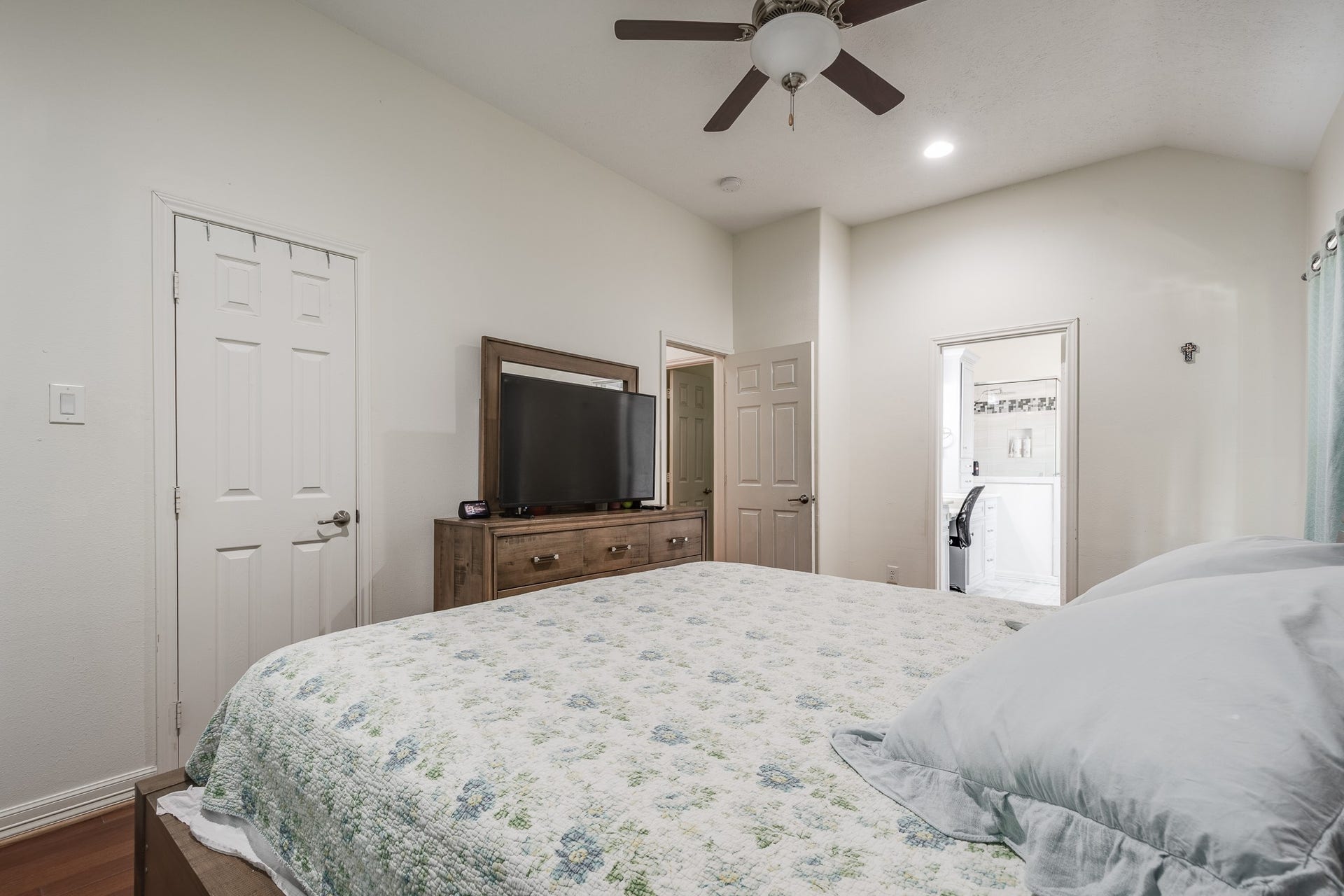 305 Hill Brook Lane, Conroe, TX 77385 305 Hill Brook Lane, Conroe, TX 77385