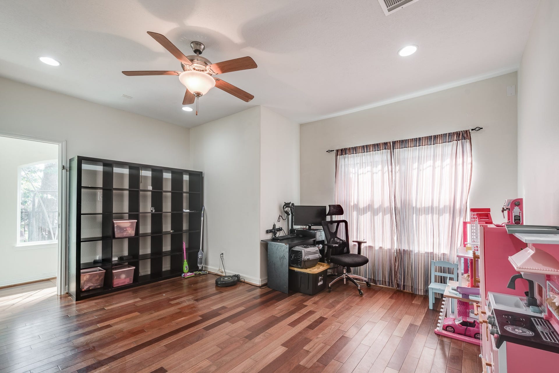 305 Hill Brook Lane, Conroe, TX 77385 Alternative view of upstairs game room.